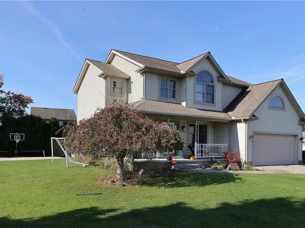5962 Boxwood Dr, Fairview, PA 16415