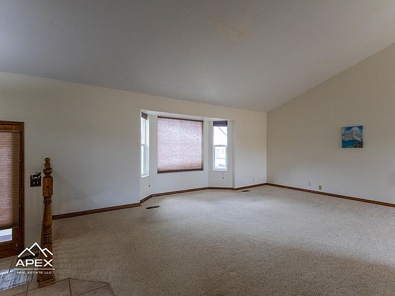 5th image of 155 Spring Brook Dr