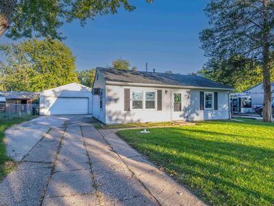 7105 N Pine St, Davenport, IA, 52806