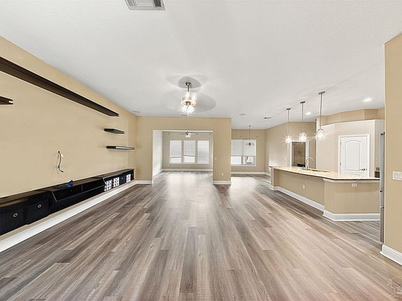4th image of 8342 Randall Dr