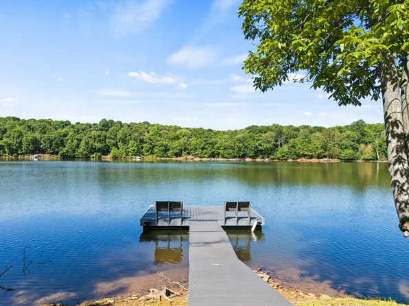 111 Michelle Dr, Chesnee, SC 29323