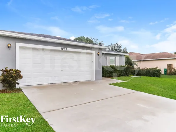 1939 SW Gold Ln, Port Saint Lucie, FL 34953