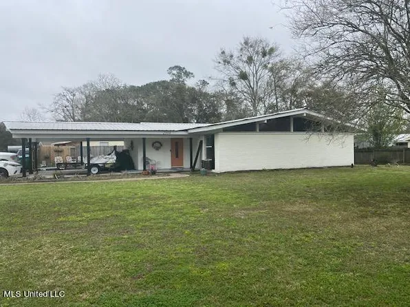 2504 Belair St, Pascagoula, MS 39567