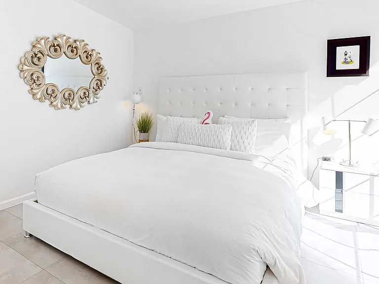 564 N Calle Rolph — Photo 6