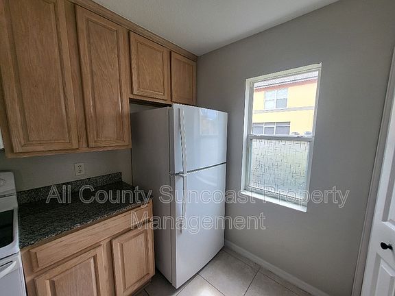 5th image of 3874 Mariner Dr