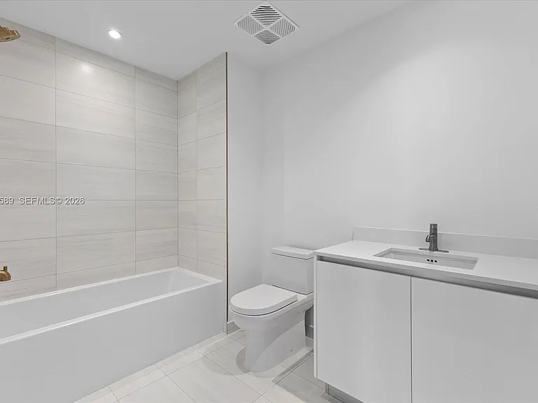 2678 Tigertail Ave #1001 — Photo 17
