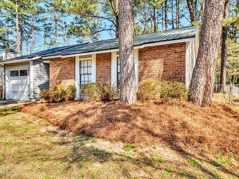 997 Brandon Hill Way — Photo 3