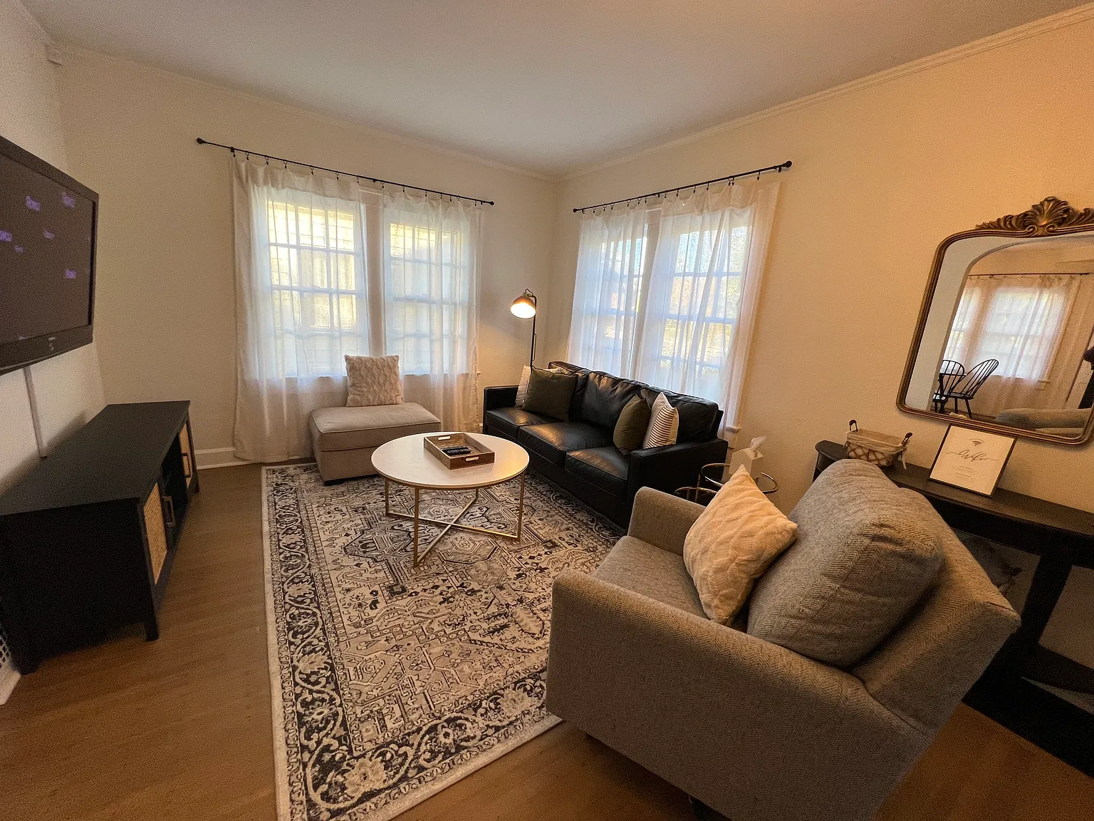 3 bed, 1400 sqft, $1,600 — Photo 1