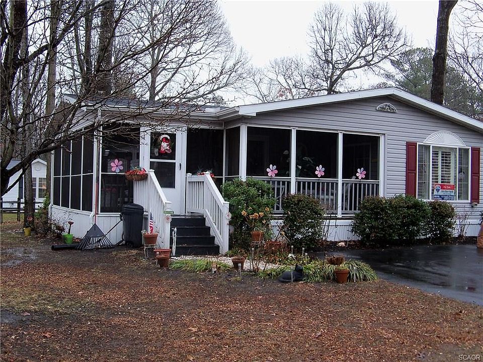 1st image of 33443 Lakeshore Cir