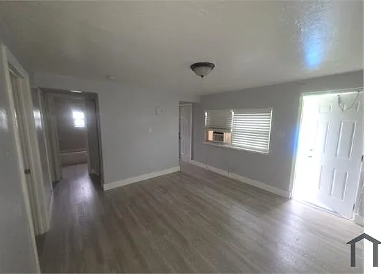 2 bed, 998 sqft, $1,700 — Photo 1