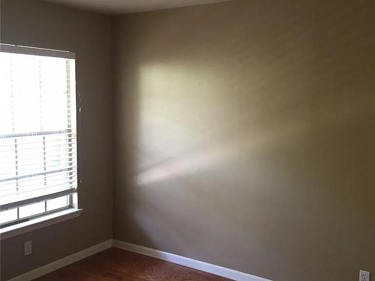 2516 Enfield Rd #201 — Photo 7