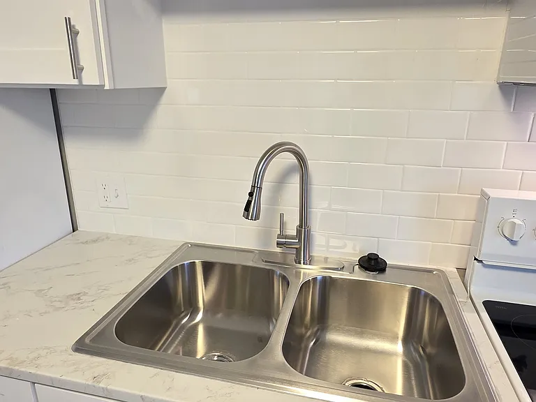 33507 Berville Ct — Photo 3