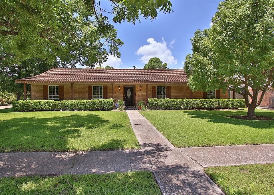 1st image of 5830 Burlinghall Dr