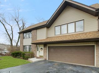 741 Newcastle Dr APT C, Schererville, IN 46375