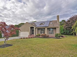 204 Yankee Peddler Dr, Somerset, MA 02726