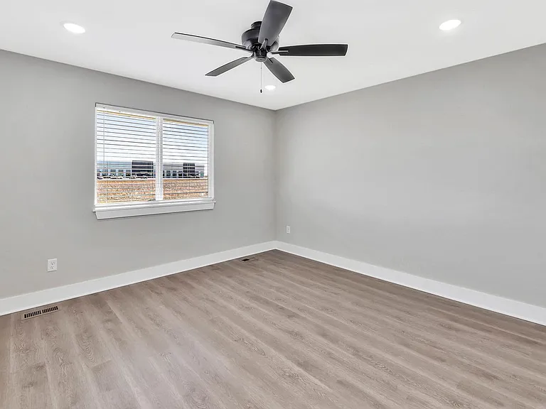 5298-5300 N Toben Dr — Photo 10