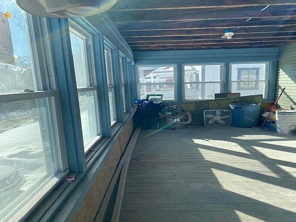 4th image of 101 Maple Street