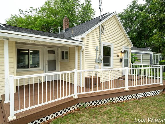 4th image of 2357 Crozier Ave