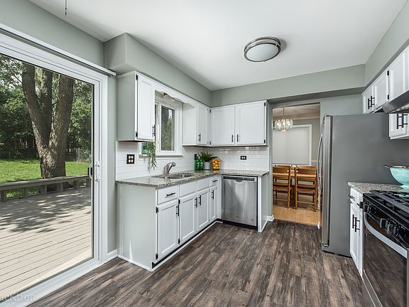 5th image of 117 Rumsey Pl