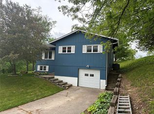 3221 Susan Dr, Hannibal, MO 63401