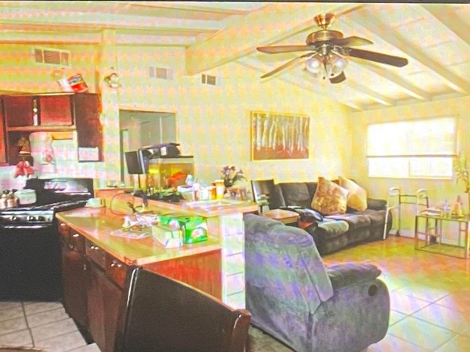 2nd image of 2027 W Lumber St