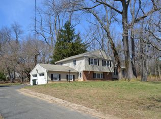 17 Blue Jay Ct, Middletown, NJ 07748