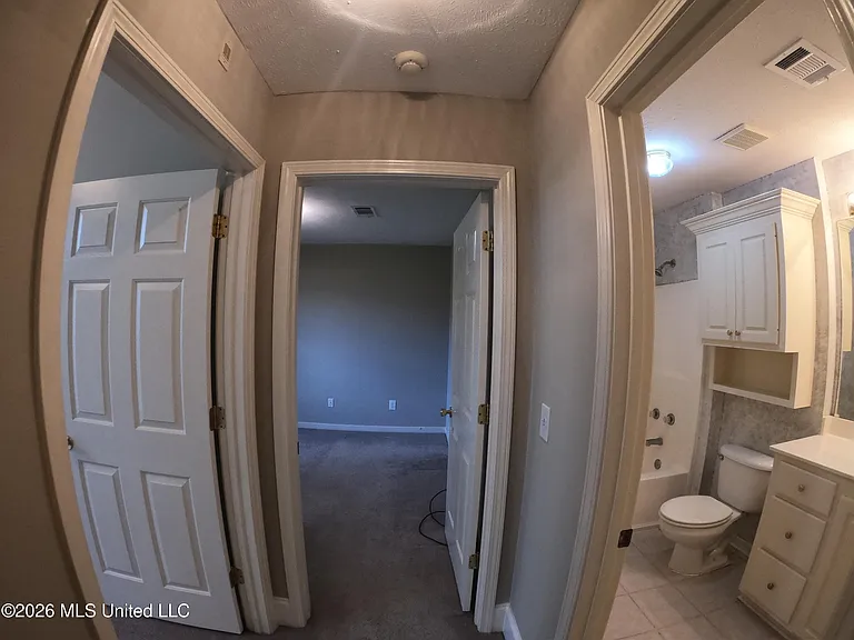 124 Hunters Row — Photo 36