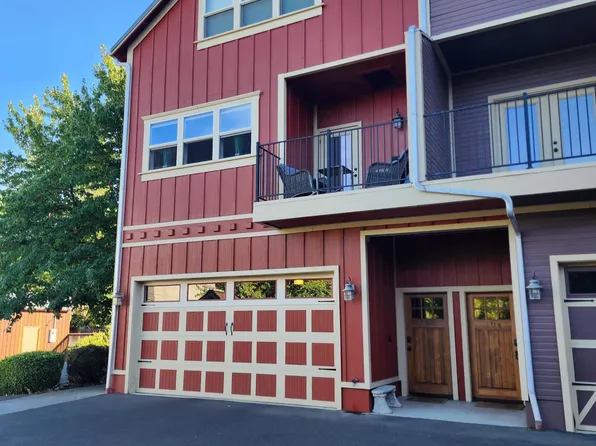 440 N 4th St, Jacksonville, OR 97530