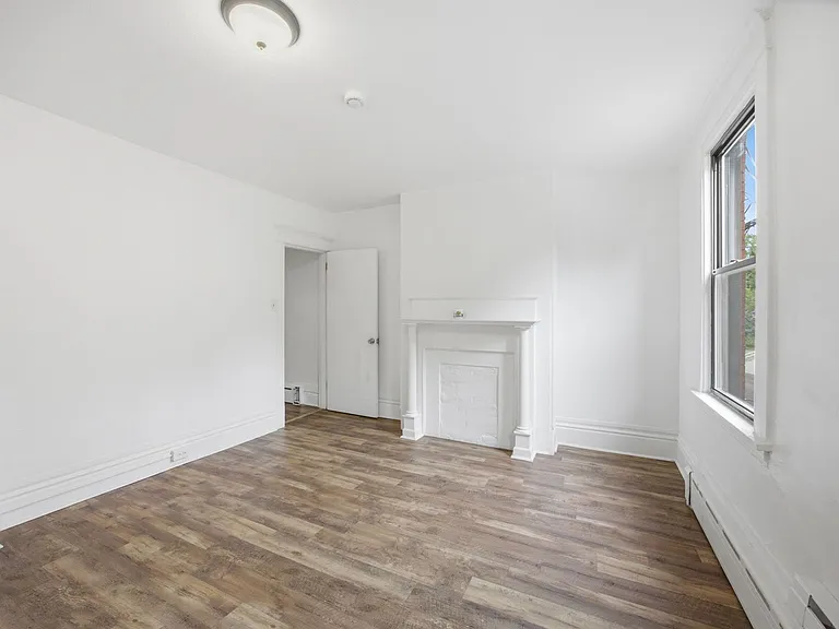 217-225 Luray St — Photo 14
