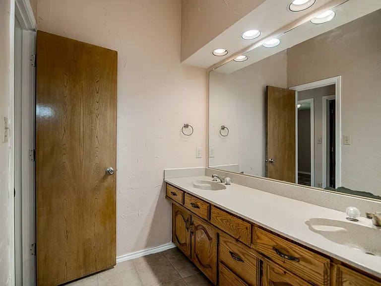 3624 Amanda Cir — Photo 21