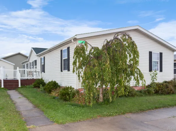 3936 Rivers Point, Monroe, MI 48161