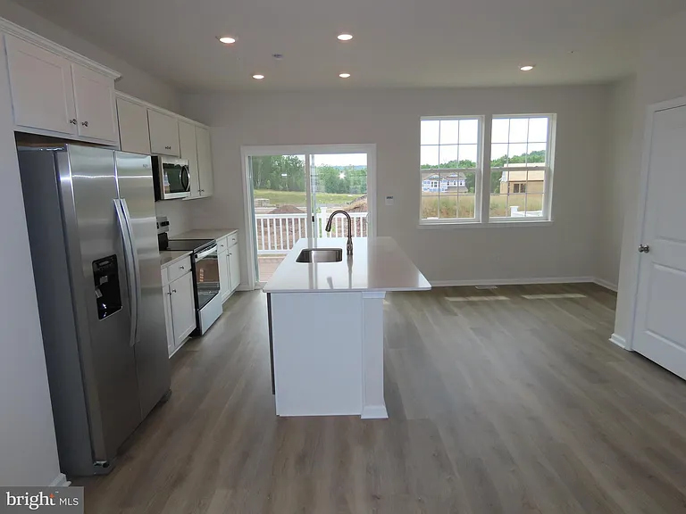 3080 Martha Way — Photo 6