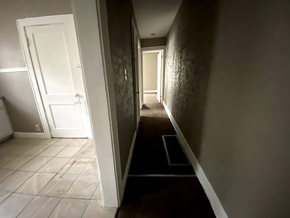 4th image of 909 N Denny St #909