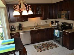 260 Hidden Ln, Chanhassen, MN 55317