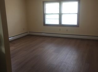 39 Denver St APT 4, Pawtucket, RI 02860