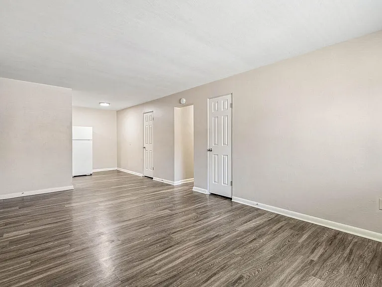 1116 W Lilley Ave — Photo 60