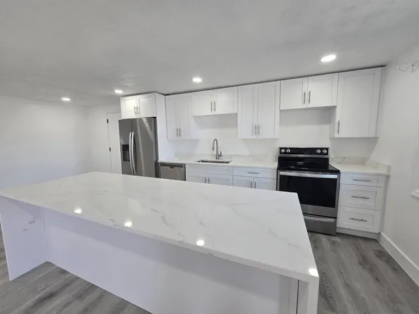 472 Copenhagen St, North Fort Myers, FL 33903