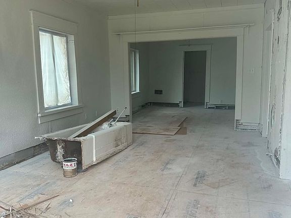 4th image of 807 S Spruce St