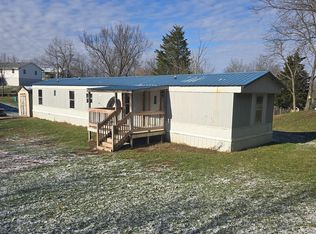 1148 Old State Rd, Manchester, OH 45144