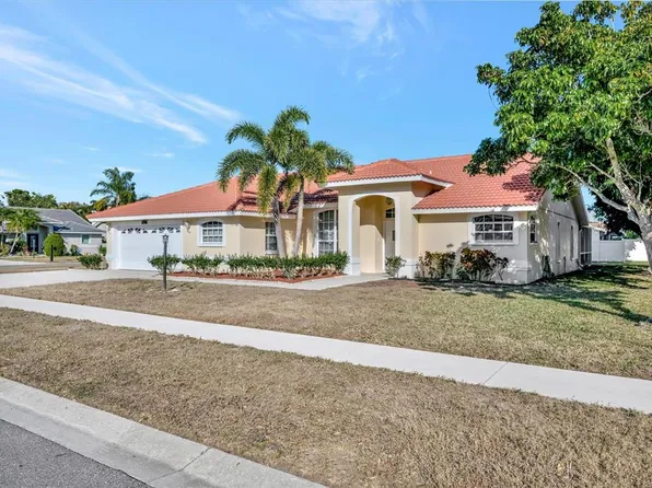 4851 Wood Pointe Way, Sarasota, FL 34233