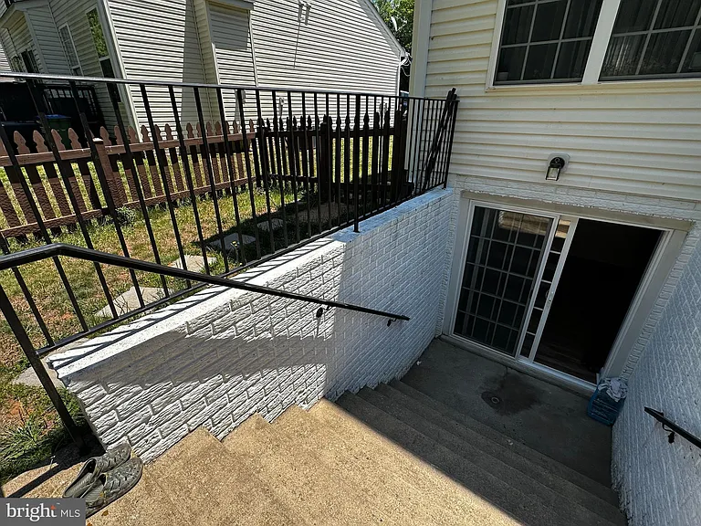6723 Averett Ct — Photo 4