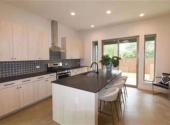 4th image of 3721 Harley Ave Unit 1
