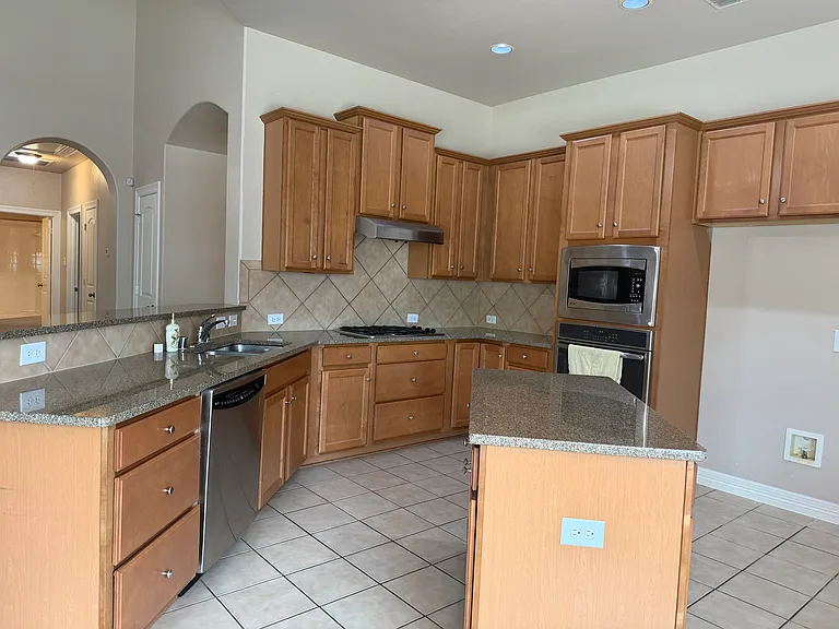 9638 Castlerock Trl — Photo 13