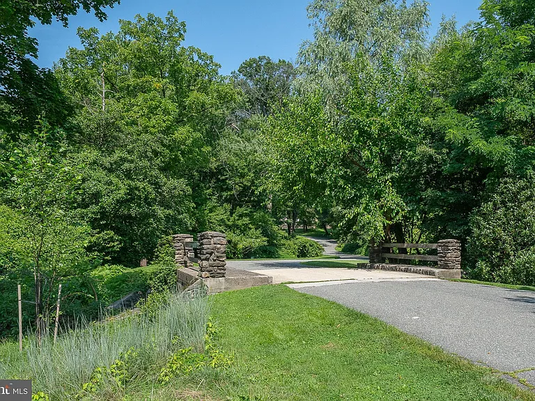 504 Harriton Rd — Photo 12