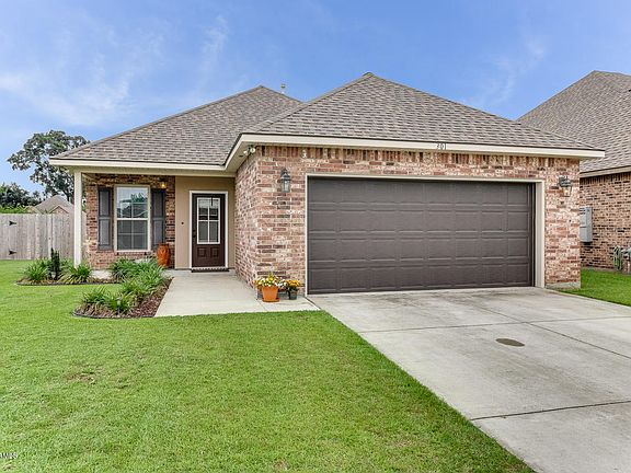 2nd image of 301 Elwick Dr