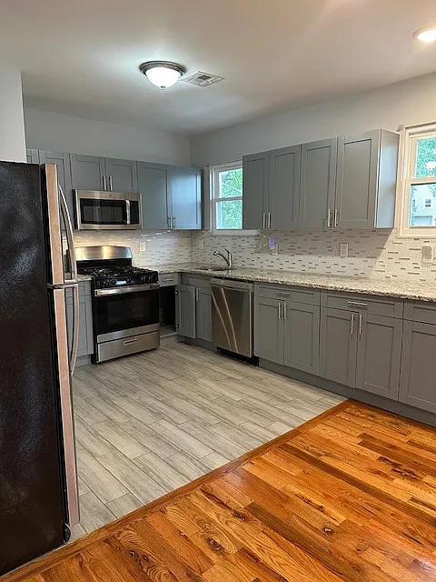 2 bed, $2,450 — Photo 2