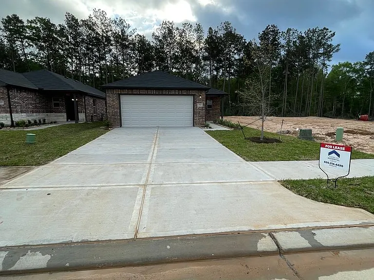 731 Long Cedar Dr — Photo 3