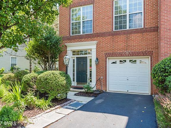 2nd image of 12906 Wood Crescent Cir