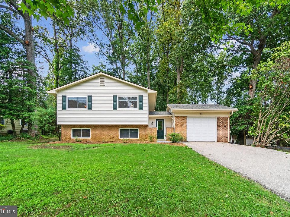 1st image of 100 Oak Dr