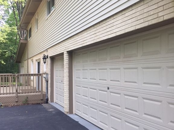 2nd image of 2710 Edgewood Ln